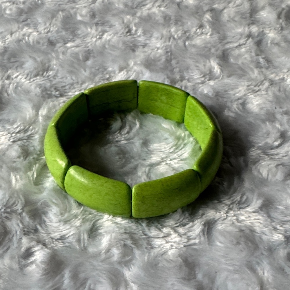 Green Stretch Bracelet